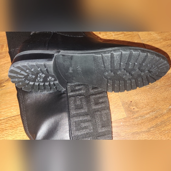 NEW Guess Knee High or Over Knee Sz 6 1/2 women's boots G Logi Faux Leather - Picture 4 of 5